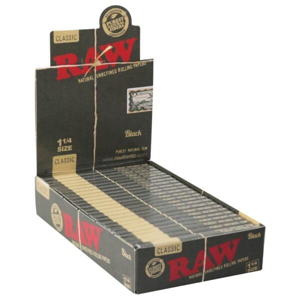 Raw Black Classic Rolling Papers - Image 3