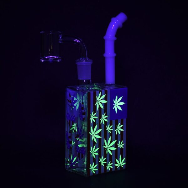 Patriotic Leaf Juice Box Glass Dab Rig - 7.5" / 14mm F - Image 2